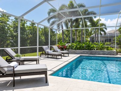 Example report photo: tidy pool deck