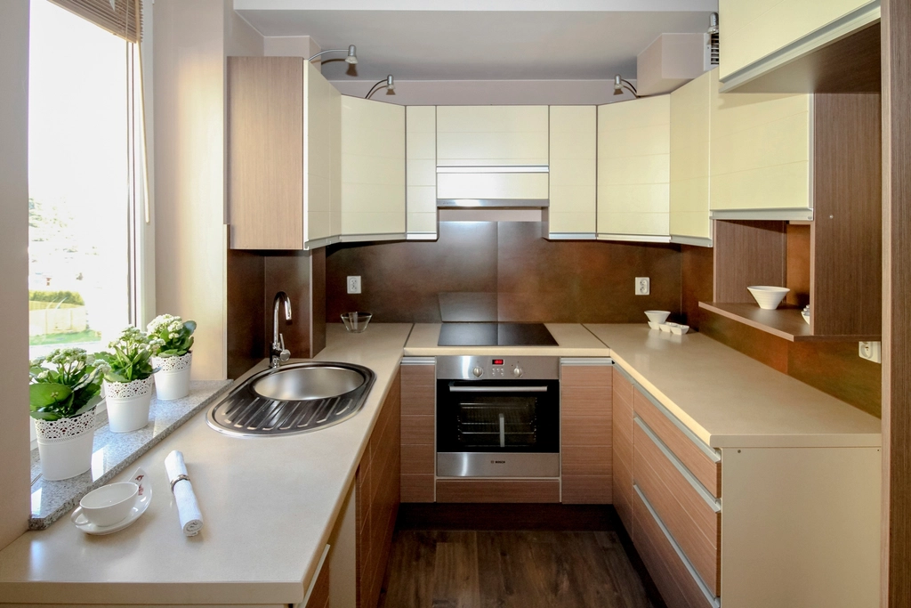 Tidy kitchen counters
