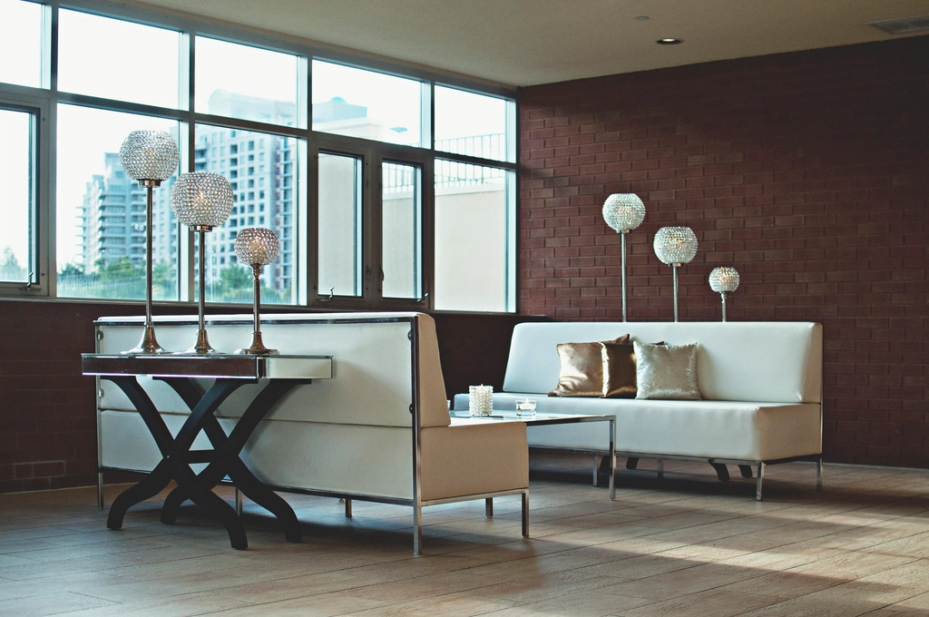 Bright, tidy living room